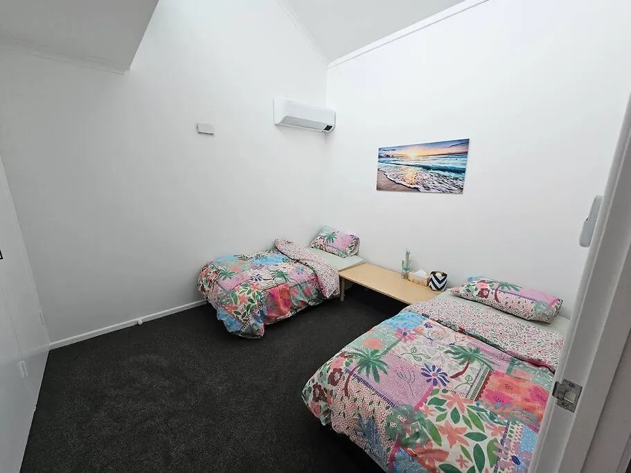 Апартаменты Bribie Vibes Bongaree Австралия